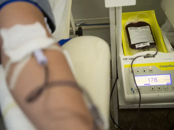 Doação de sangue voluntária.