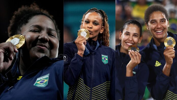 Bia Souza (judô), Rebeca Andrade (ginástica artística) e a dupla Ana Patrícia e Duda (vôlei de praia) ostentando suas medalhas de ouro conquistadas.