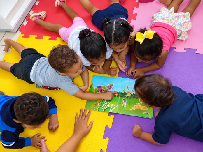 Atividade no Centro de Educação Infantil Rosa Mutran Maluf, em Cuiabá