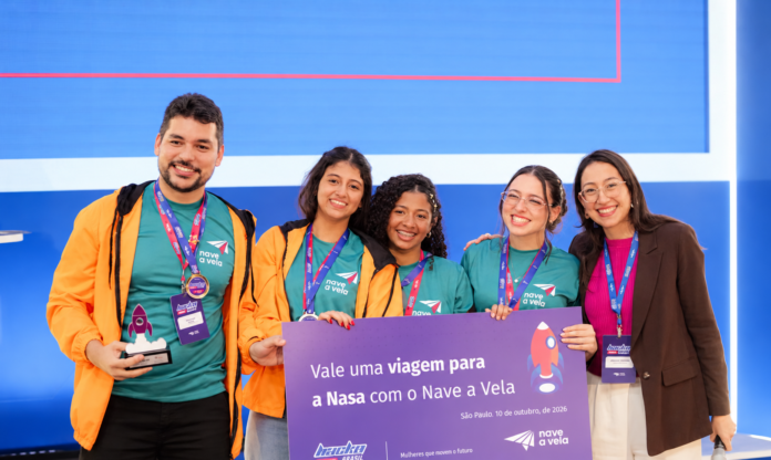 Três estudantes de Recife vencedoras do HackaNAV 2026 com projeto de combate à desinformação digital